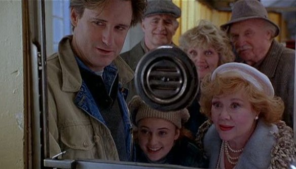 the delightful family from "While You Were Sleeping"