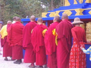 byron stupa monks