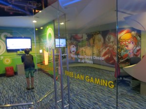 I did not stick around to see what Wii game this guy chose, but from his warm-up exercises, I think boxing?