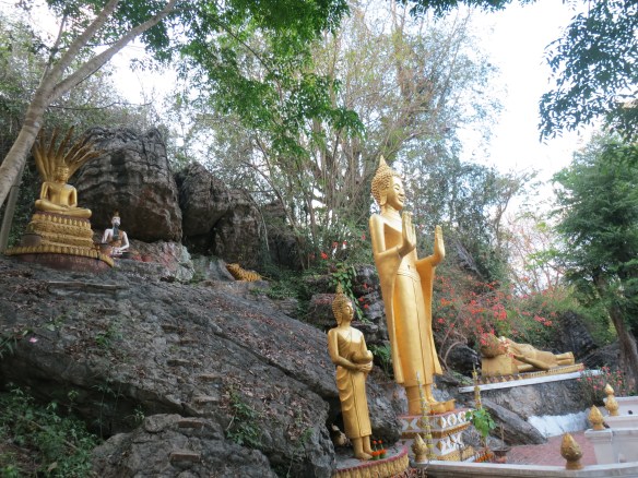 Buddhas in various positions