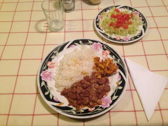 Frijoles y ensalata