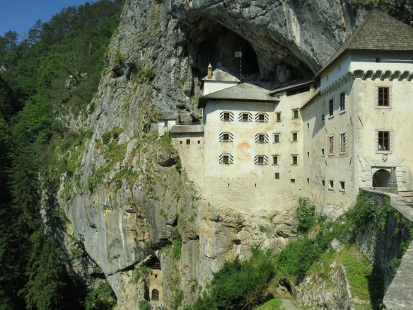 I think that little door on the bottom left is supposed to be the location of the infamous toilet